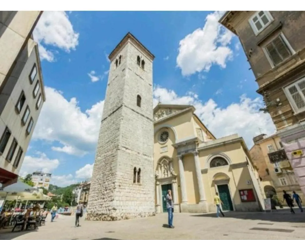 Rijeka Capital Apartman דירה